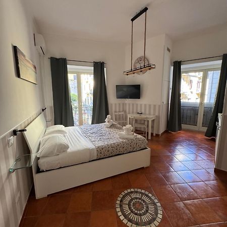 Napora Bed & Breakfast Napoli Bagian luar foto